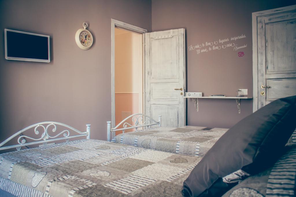 La Peonia Panzió Nápoly Szoba fotó